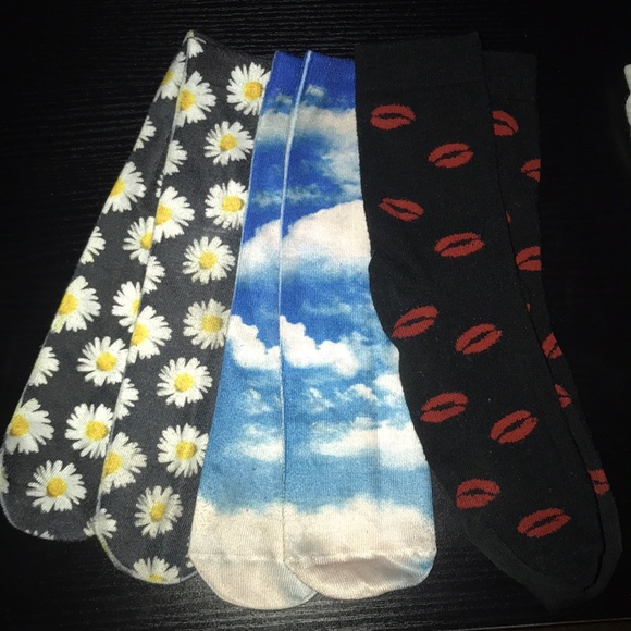 Forever 21 Accessories - (3) CREW SOCK BUNDLE FOREVER21